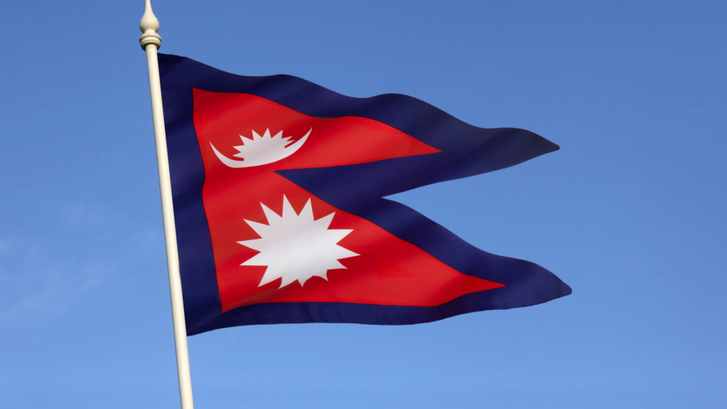 La bandera de Nepal es una de las banderas más raras del mundo y no sigue la norma cuadrada