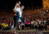 El pueblo donde caminan descalzos sobre brasas al rojo vivo: 7 tradiciones de San Juan que parecen inventadas
