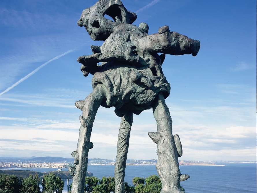 Estatua del paisaje del Germinador en Gijón
