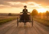 Bertha Benz se llevó el primer coche de la historia sin avisar y recorrió 106 kilómetros para demostrar que funcionaba Recreación de Bertha Benz conduciendo el primer coche de la historia